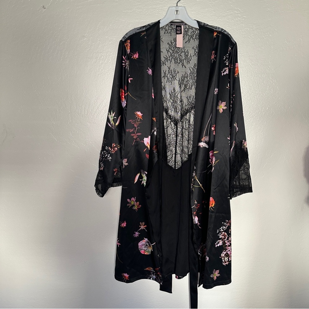 Victoria's Sectet Floral Lace Chantilly Kimono Robe Size XS/S - Picture 8 of 16